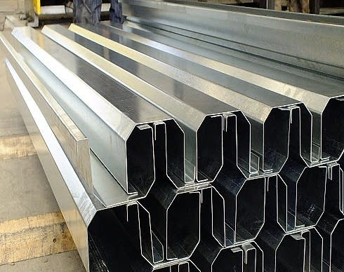 Altı Köşeli Çatı Dere