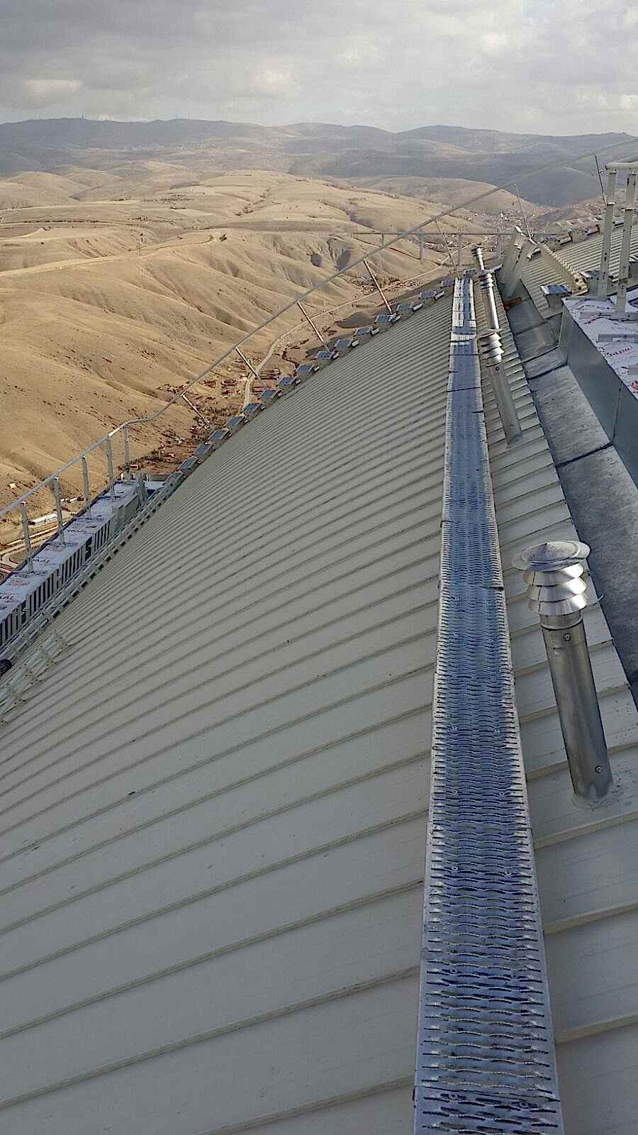 Kenetli Çatı Yürüme Yolu 